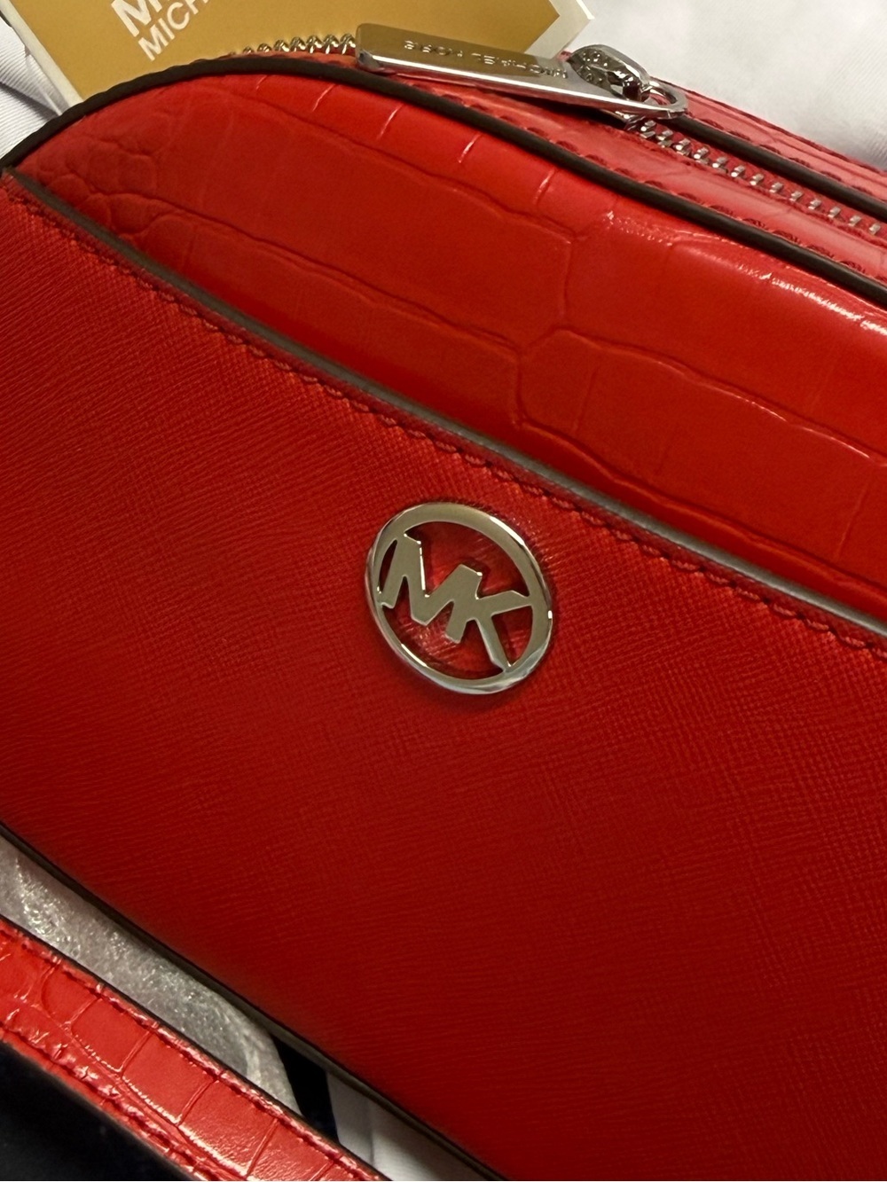 (new+tag) Michael Kors jet set glam oval crossbody fit iPhone Pro Max croc red - Picture 3 of 11